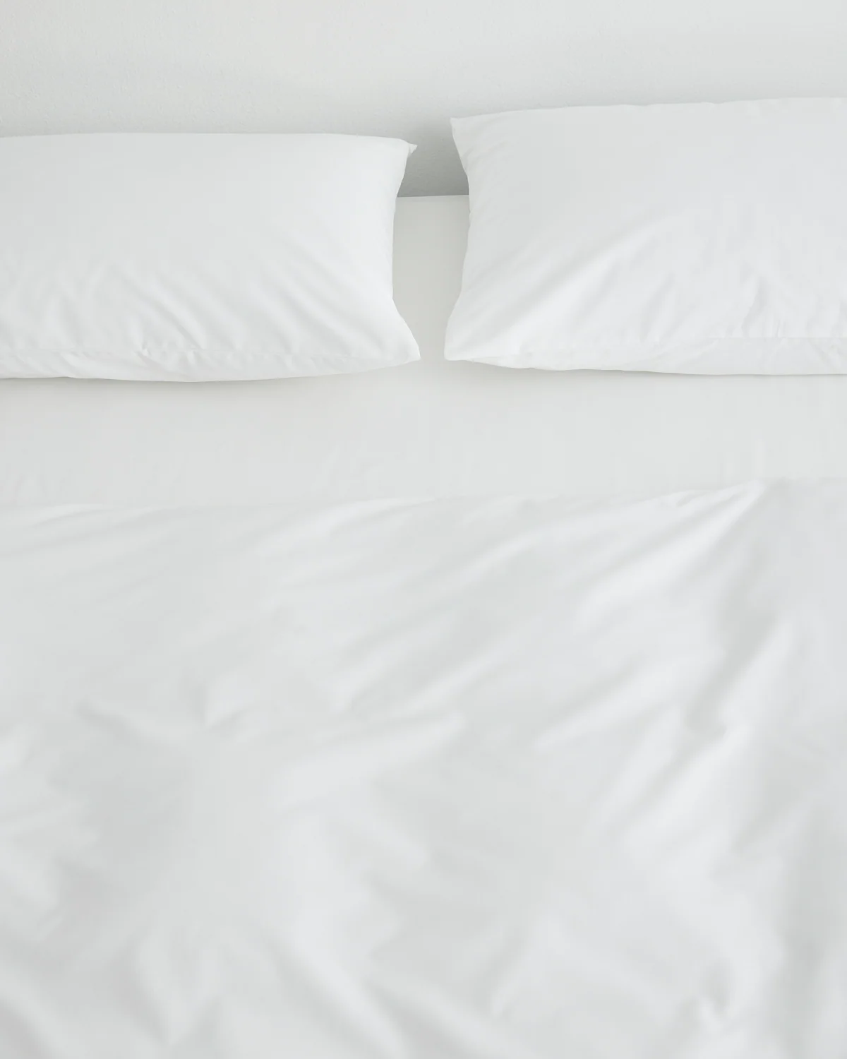 Crisp White 100% Organic Cotton Bedding Set - Image 4