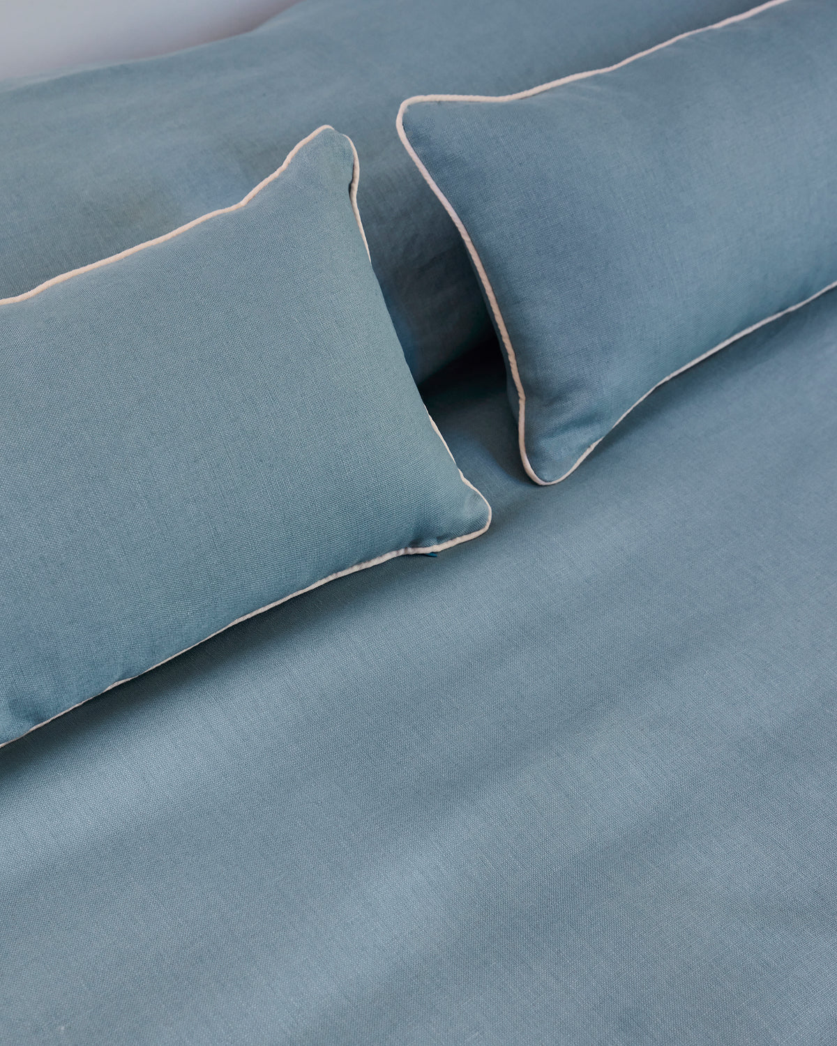Lagoon & Crème 100% French Flax Linen Piped Lumbar Cushion Cover - Image 5