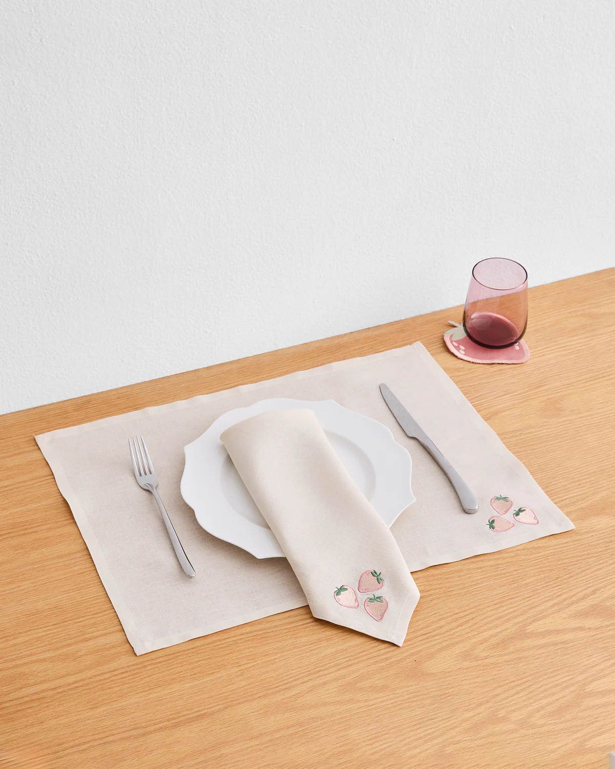 Les Fruits Fraise Napkins (Set of Four)