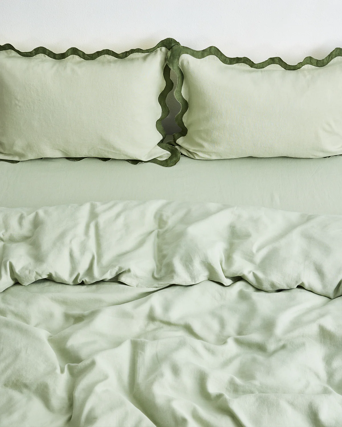 Sage & Olive 100% French Flax Linen Scalloped Pillowcases (Set of Two) - Image 4